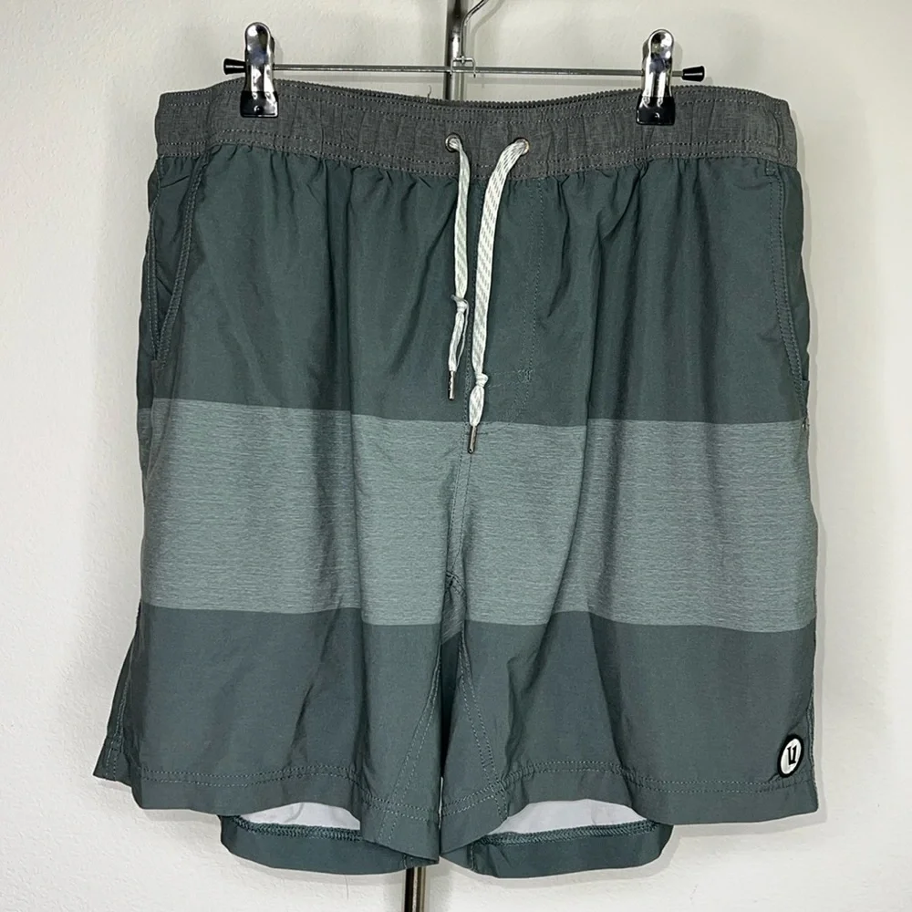 🔹 Vuori Lined Shorts